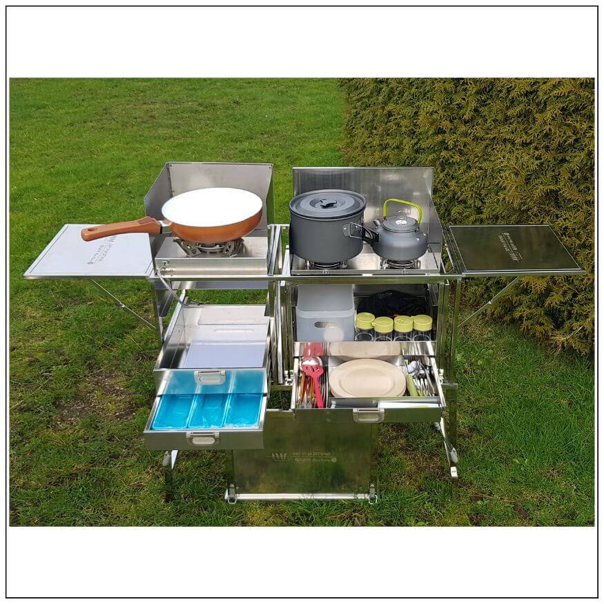 Eine Dare to be Different Kochbox XL ist die perfekte Ergänzung zu Ihrem Dachzelt und ein idealer Reisebegleiter bei einem Ausflug auf dem Boot oder im Auto.